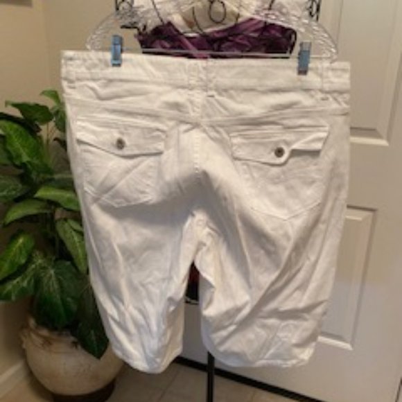 Bermuda shorts - Picture 3 of 3